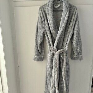 NWT Cozy Pavilia Gray Robe, Small